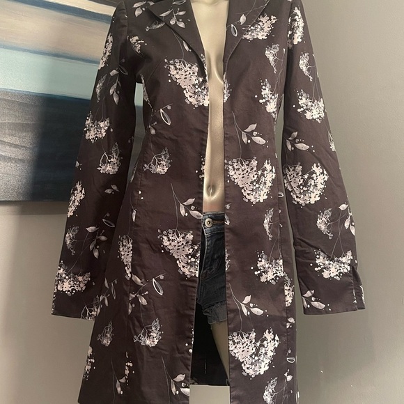 REBA Chic Floral Black & White Jacket Sz. 4 NWOT - Picture 2 of 15